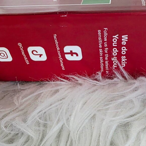 NIB Cetaphil Winter Essentials for Sensitive Skin Kit - Picture 6 of 7